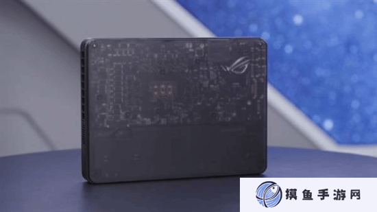 RTX 5090、双雷电5加持！ROG最强显卡扩展坞发布