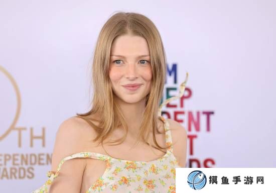 超多美图！跨性别女星亨特·莎弗亮相独立精神奖